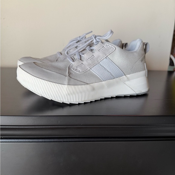 Sorel Gray Sneakers with Low-Top Design - Picture 1 of 5